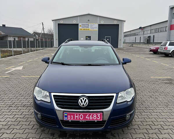 Синий Фольксваген Пассат, объемом двигателя 1.4 л и пробегом 221 тыс. км за 6700 $, фото 1 на Automoto.ua