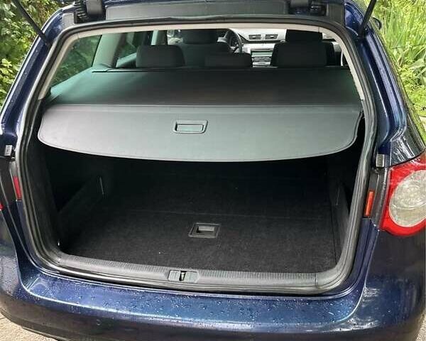 Синий Фольксваген Пассат, объемом двигателя 2 л и пробегом 310 тыс. км за 7200 $, фото 6 на Automoto.ua