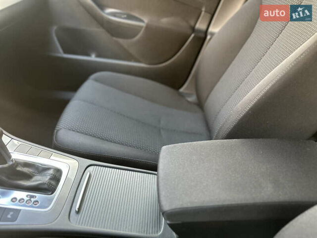 Синий Фольксваген Пассат, объемом двигателя 2 л и пробегом 260 тыс. км за 6990 $, фото 17 на Automoto.ua