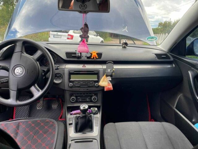 Синий Фольксваген Пассат, объемом двигателя 1.6 л и пробегом 280 тыс. км за 6800 $, фото 15 на Automoto.ua