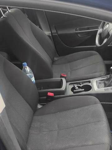 Синий Фольксваген Пассат, объемом двигателя 1.6 л и пробегом 310 тыс. км за 5500 $, фото 11 на Automoto.ua