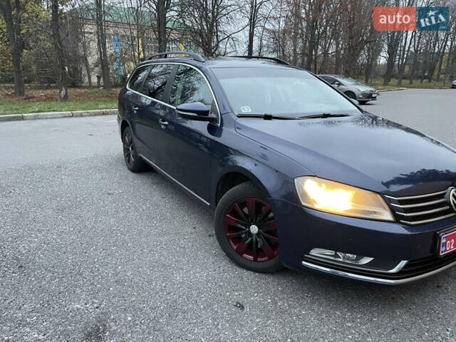 Синій Фольксваген Пассат, об'ємом двигуна 2 л та пробігом 270 тис. км за 9599 $, фото 2 на Automoto.ua