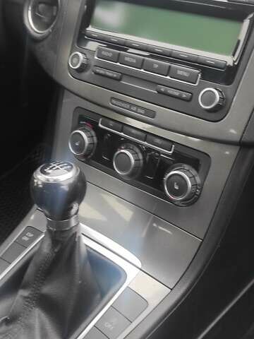 Синий Фольксваген Пассат, объемом двигателя 1.6 л и пробегом 310 тыс. км за 5500 $, фото 3 на Automoto.ua