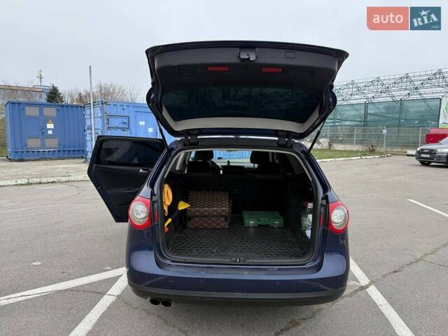 Синий Фольксваген Пассат, объемом двигателя 2 л и пробегом 328 тыс. км за 7200 $, фото 8 на Automoto.ua