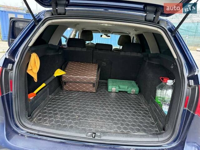 Синий Фольксваген Пассат, объемом двигателя 2 л и пробегом 328 тыс. км за 7200 $, фото 7 на Automoto.ua