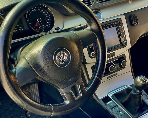 Синий Фольксваген Пассат, объемом двигателя 1.4 л и пробегом 243 тыс. км за 7399 $, фото 23 на Automoto.ua