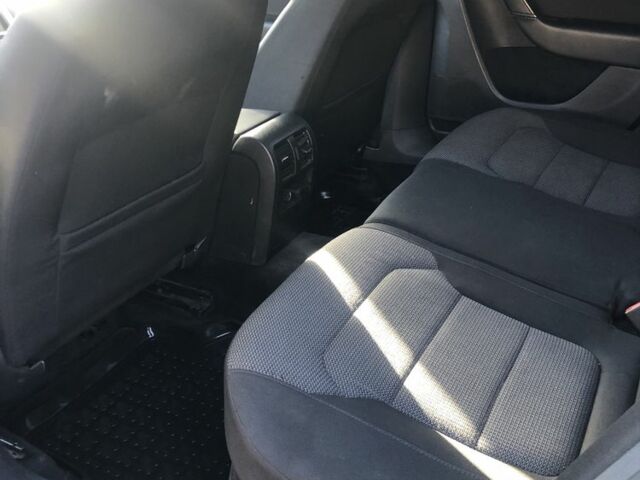 Синий Фольксваген Пассат, объемом двигателя 2 л и пробегом 285 тыс. км за 7800 $, фото 9 на Automoto.ua