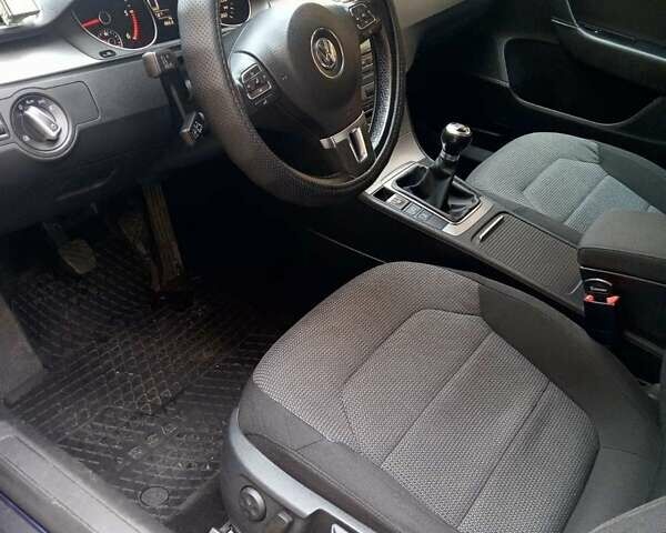 Фольксваген Пассат 2011 в Сумах на Automoto.ua Синий Фольксваген Пассат, объемом двигателя 1.6 л и пробегом 134 тыс. км за 9000 $, фото 14 на Automoto.ua