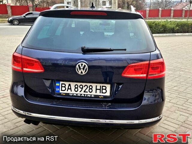 Синий Фольксваген Пассат, объемом двигателя 2 л и пробегом 223 тыс. км за 11000 $, фото 4 на Automoto.ua