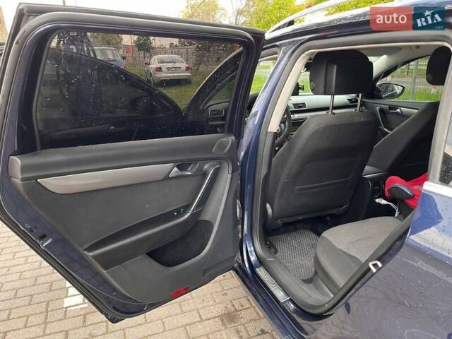 Синий Фольксваген Пассат, объемом двигателя 1.6 л и пробегом 295 тыс. км за 8100 $, фото 4 на Automoto.ua