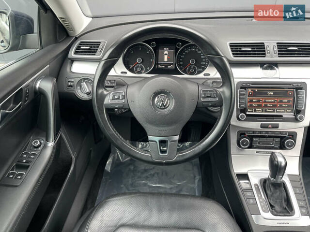 Синий Фольксваген Пассат, объемом двигателя 2 л и пробегом 225 тыс. км за 13900 $, фото 18 на Automoto.ua
