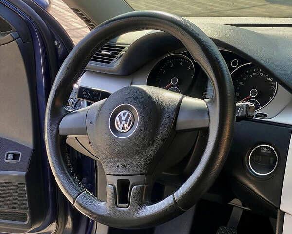 Синий Фольксваген Пассат, объемом двигателя 1.4 л и пробегом 243 тыс. км за 7399 $, фото 17 на Automoto.ua