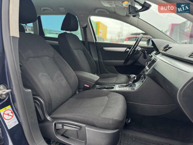 Синій Фольксваген Пассат, об'ємом двигуна 2 л та пробігом 330 тис. км за 9490 $, фото 8 на Automoto.ua