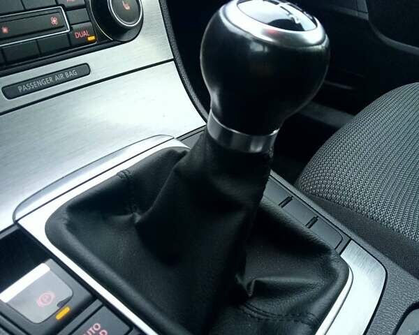 Синій Фольксваген Пассат, об'ємом двигуна 1.6 л та пробігом 135 тис. км за 8850 $, фото 18 на Automoto.ua