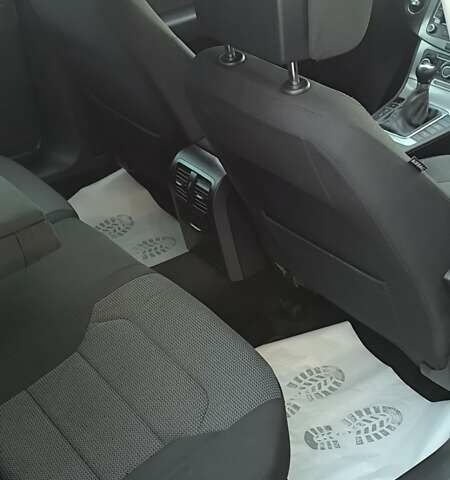 Синий Фольксваген Пассат, объемом двигателя 1.97 л и пробегом 280 тыс. км за 8850 $, фото 17 на Automoto.ua