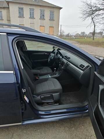 Синій Фольксваген Пассат, об'ємом двигуна 1.97 л та пробігом 275 тис. км за 9000 $, фото 5 на Automoto.ua