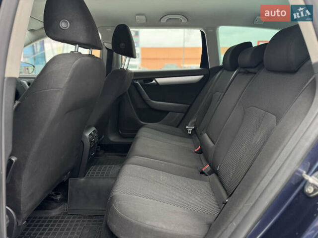 Синій Фольксваген Пассат, об'ємом двигуна 2 л та пробігом 330 тис. км за 9490 $, фото 10 на Automoto.ua