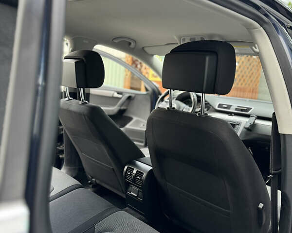 Синий Фольксваген Пассат, объемом двигателя 1.97 л и пробегом 285 тыс. км за 12200 $, фото 17 на Automoto.ua