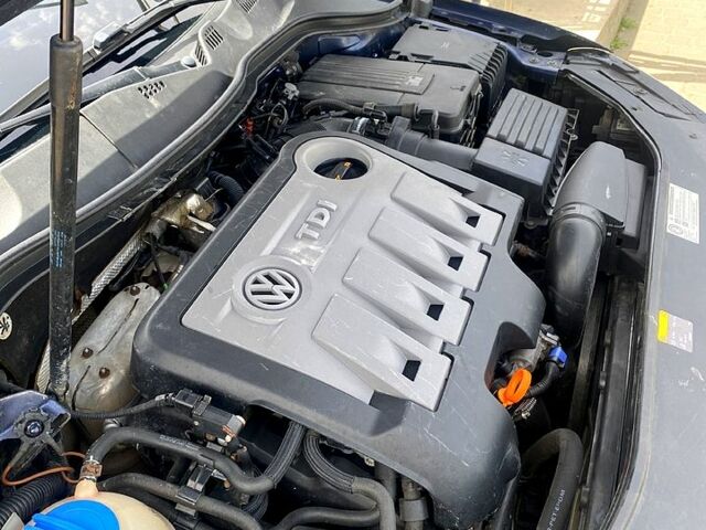 Синій Фольксваген Пассат, об'ємом двигуна 2 л та пробігом 265 тис. км за 9000 $, фото 11 на Automoto.ua