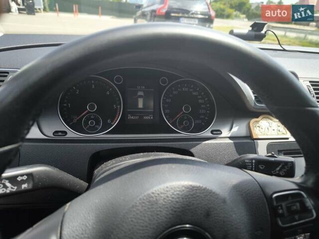 Синій Фольксваген Пассат, об'ємом двигуна 1.6 л та пробігом 255 тис. км за 9500 $, фото 13 на Automoto.ua