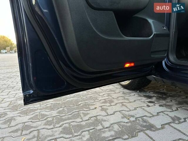 Синий Фольксваген Пассат, объемом двигателя 2 л и пробегом 315 тыс. км за 10900 $, фото 72 на Automoto.ua