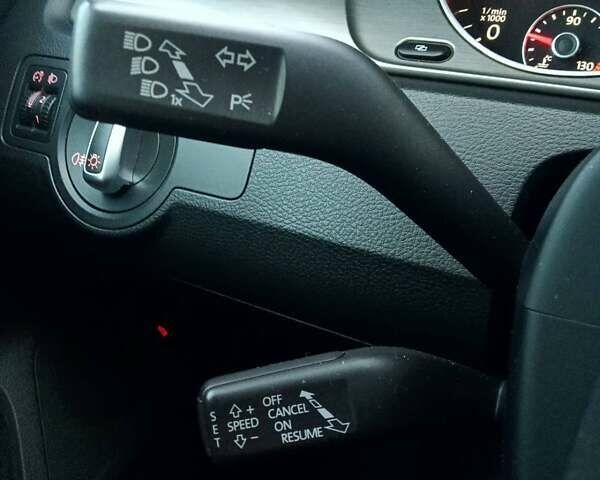 Синій Фольксваген Пассат, об'ємом двигуна 1.6 л та пробігом 135 тис. км за 8850 $, фото 20 на Automoto.ua