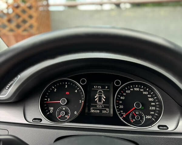 Синий Фольксваген Пассат, объемом двигателя 1.97 л и пробегом 285 тыс. км за 12200 $, фото 25 на Automoto.ua