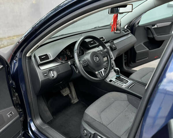 Синий Фольксваген Пассат, объемом двигателя 1.97 л и пробегом 285 тыс. км за 12200 $, фото 23 на Automoto.ua