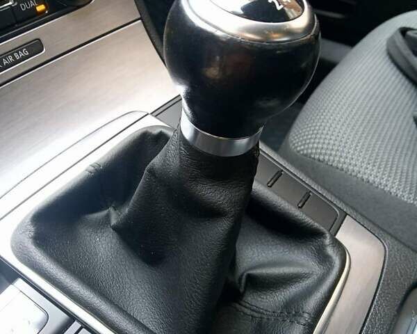 Фольксваген Пассат 2011 в Сумах на Automoto.ua Синий Фольксваген Пассат, объемом двигателя 1.6 л и пробегом 134 тыс. км за 9000 $, фото 12 на Automoto.ua