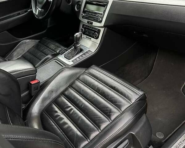 Синий Фольксваген Пассат, объемом двигателя 2 л и пробегом 315 тыс. км за 10900 $, фото 25 на Automoto.ua