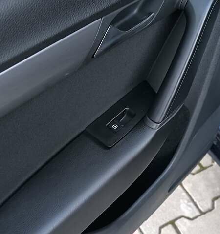 Синий Фольксваген Пассат, объемом двигателя 1.97 л и пробегом 280 тыс. км за 8850 $, фото 25 на Automoto.ua