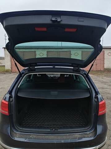 Синій Фольксваген Пассат, об'ємом двигуна 1.97 л та пробігом 275 тис. км за 9000 $, фото 11 на Automoto.ua