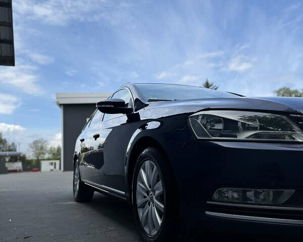 Синий Фольксваген Пассат, объемом двигателя 1.97 л и пробегом 285 тыс. км за 12200 $, фото 3 на Automoto.ua