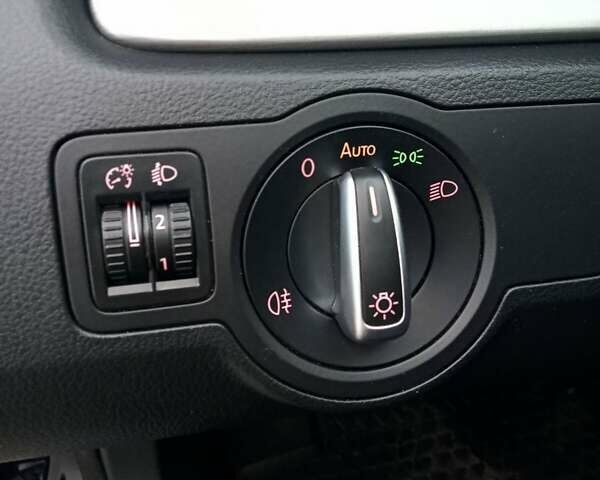 Синій Фольксваген Пассат, об'ємом двигуна 1.6 л та пробігом 135 тис. км за 8850 $, фото 14 на Automoto.ua