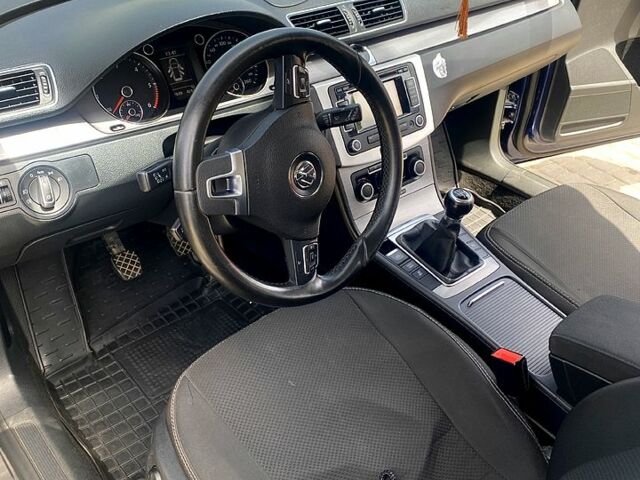 Синій Фольксваген Пассат, об'ємом двигуна 2 л та пробігом 265 тис. км за 9000 $, фото 8 на Automoto.ua