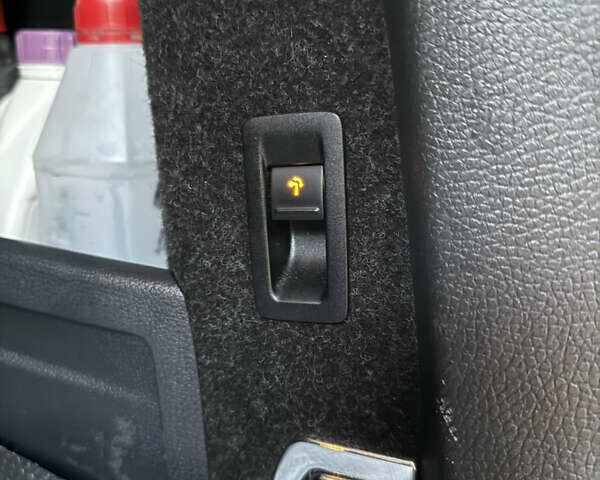 Синий Фольксваген Пассат, объемом двигателя 2 л и пробегом 294 тыс. км за 13000 $, фото 24 на Automoto.ua