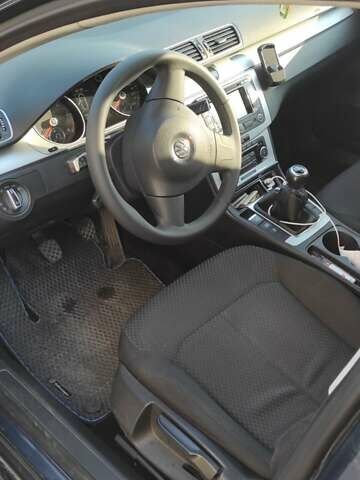 Синий Фольксваген Пассат, объемом двигателя 1.97 л и пробегом 290 тыс. км за 8700 $, фото 7 на Automoto.ua