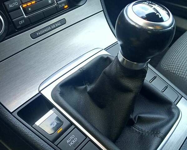 Синій Фольксваген Пассат, об'ємом двигуна 1.6 л та пробігом 134 тис. км за 9000 $, фото 14 на Automoto.ua