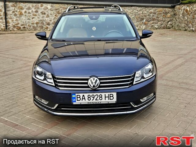 Синий Фольксваген Пассат, объемом двигателя 2 л и пробегом 223 тыс. км за 11000 $, фото 1 на Automoto.ua