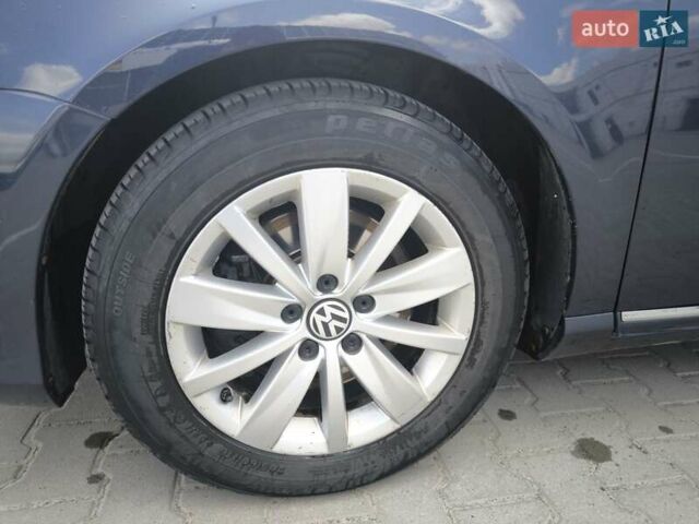 Синій Фольксваген Пассат, об'ємом двигуна 1.6 л та пробігом 255 тис. км за 9500 $, фото 4 на Automoto.ua