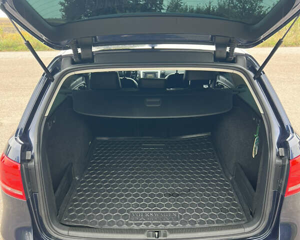 Синий Фольксваген Пассат, объемом двигателя 2 л и пробегом 263 тыс. км за 10599 $, фото 21 на Automoto.ua