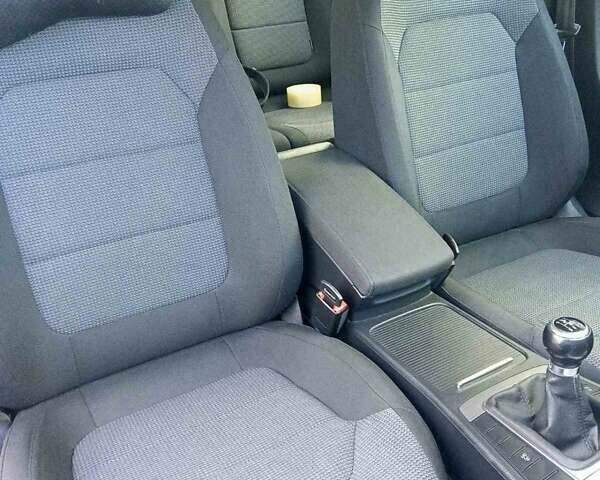 Синій Фольксваген Пассат, об'ємом двигуна 1.6 л та пробігом 134 тис. км за 9000 $, фото 25 на Automoto.ua