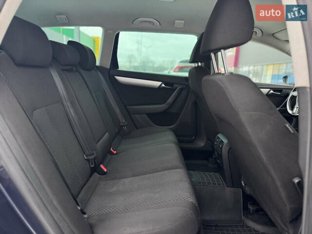 Синій Фольксваген Пассат, об'ємом двигуна 2 л та пробігом 330 тис. км за 8990 $, фото 9 на Automoto.ua