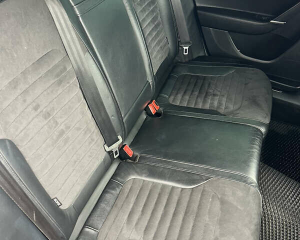 Синий Фольксваген Пассат, объемом двигателя 2 л и пробегом 263 тыс. км за 10599 $, фото 56 на Automoto.ua