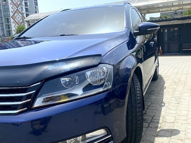 Синій Фольксваген Пассат, об'ємом двигуна 2 л та пробігом 265 тис. км за 9000 $, фото 2 на Automoto.ua