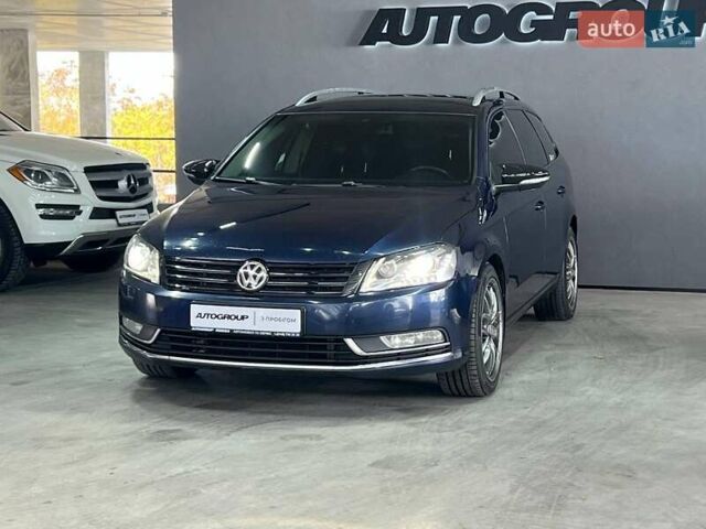 Фольксваген Пассат 2011 в Одессе на Automoto.ua Синий Фольксваген Пассат, объемом двигателя 1.4 л и пробегом 350 тыс. км за 8300 $, фото 2 на Automoto.ua