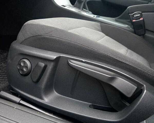 Синій Фольксваген Пассат, об'ємом двигуна 1.6 л та пробігом 135 тис. км за 8850 $, фото 16 на Automoto.ua