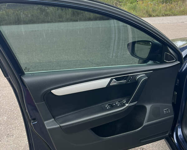 Синий Фольксваген Пассат, объемом двигателя 2 л и пробегом 263 тыс. км за 10599 $, фото 23 на Automoto.ua