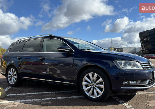 Синий Фольксваген Пассат, объемом двигателя 2 л и пробегом 256 тыс. км за 11500 $, фото 2 на Automoto.ua