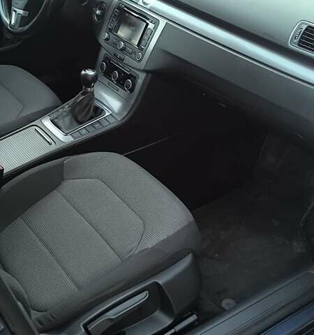 Синий Фольксваген Пассат, объемом двигателя 1.97 л и пробегом 280 тыс. км за 8850 $, фото 20 на Automoto.ua